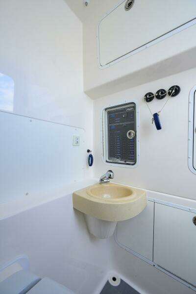 39ft Invincible Yacht For Sale