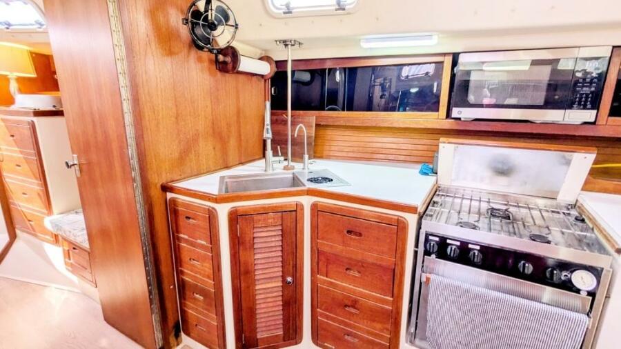 1989 Catalina 42