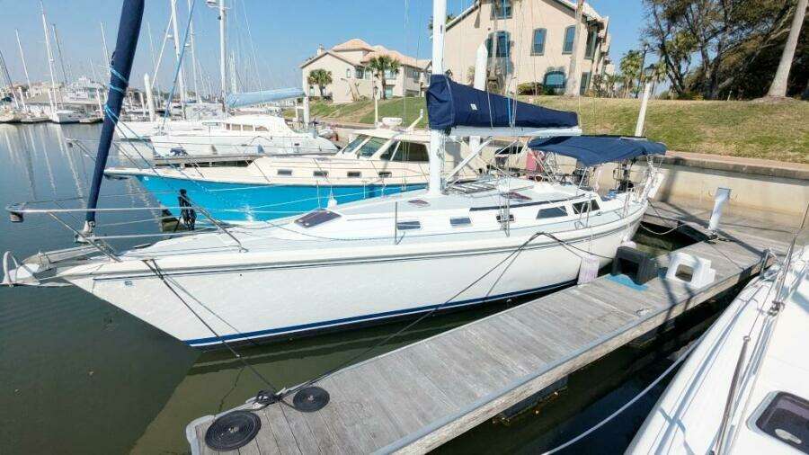 Cool Runnings 42ft Catalina Yacht For Sale