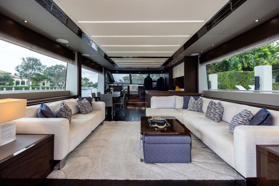 76' 2019 Sunseeker 76