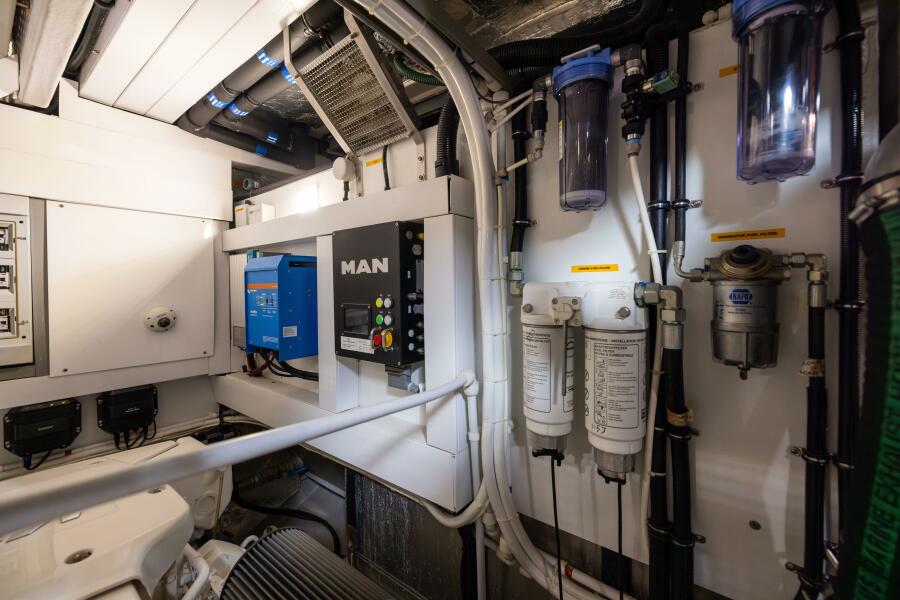 76' 2019 Sunseeker 76