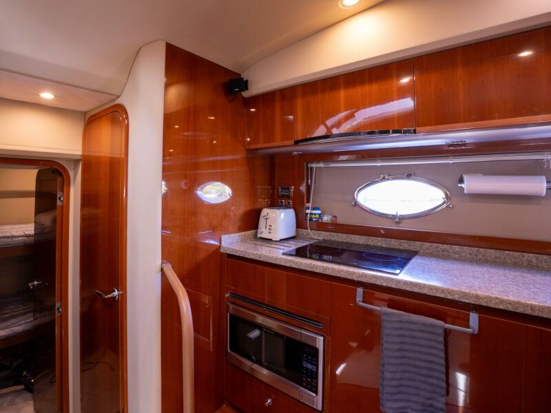 53' 2008 Princess V53