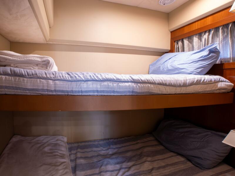 53' 2008 Princess V53