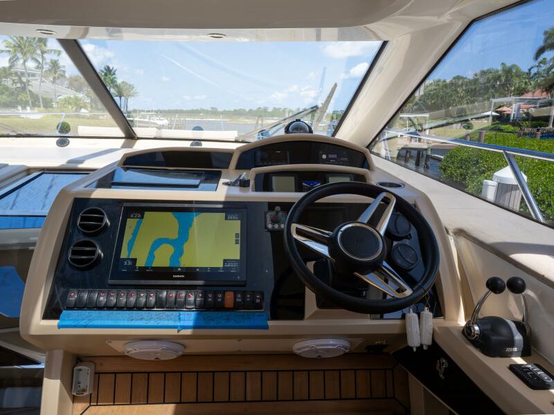 53' 2008 Princess V53