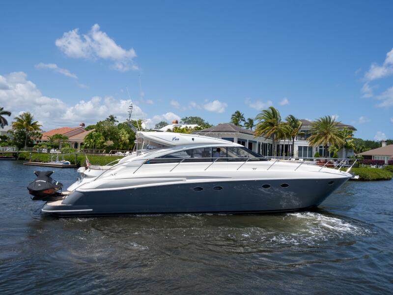 53' 2008 Princess V53