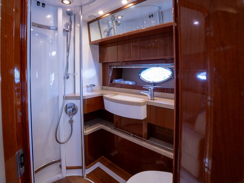 53' 2008 Princess V53