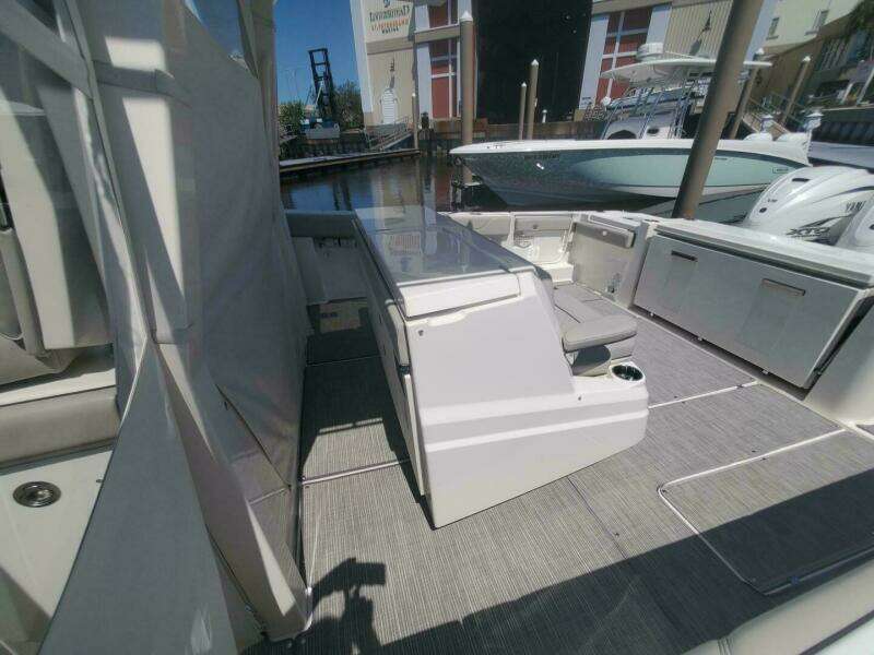 FIJI KAI 37ft Pursuit Yacht For Sale