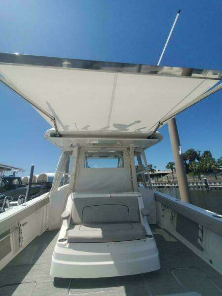 FIJI KAI 37ft Pursuit Yacht For Sale