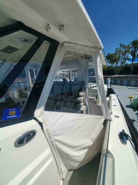 FIJI KAI 37ft Pursuit Yacht For Sale