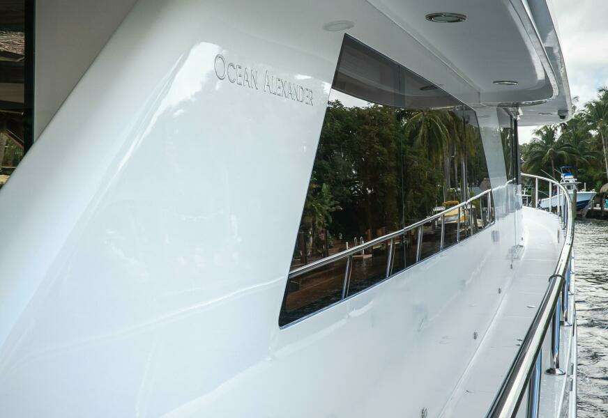 JusMad 80ft Ocean Alexander Yacht For Sale