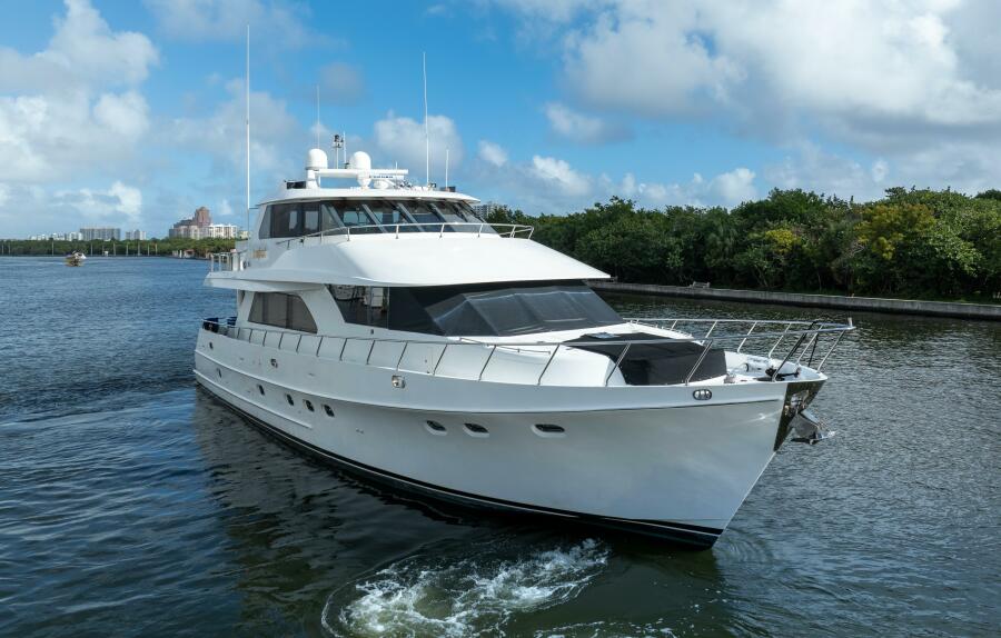 80' 2005 Ocean Alexander 