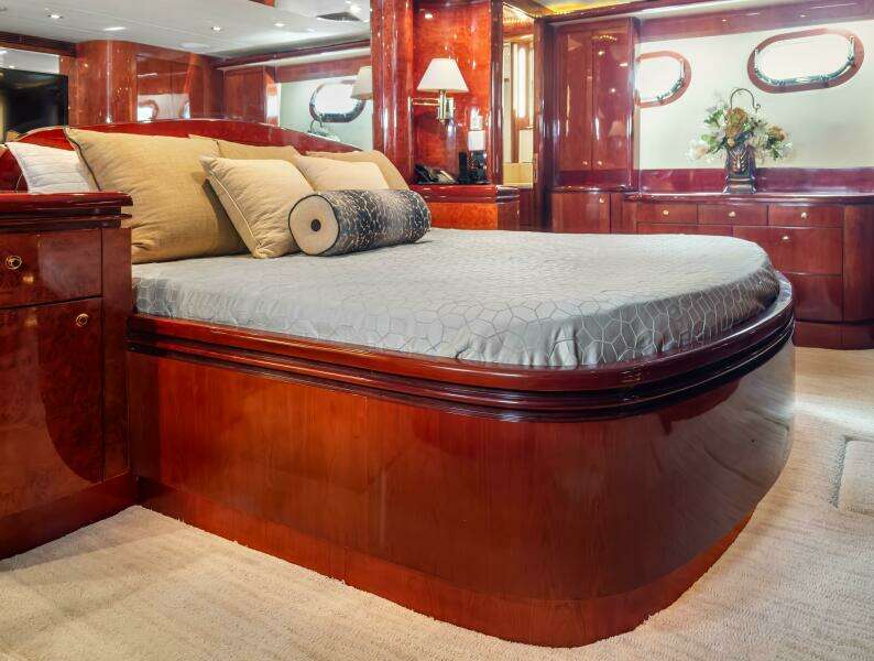 JusMad 80ft Ocean Alexander Yacht For Sale