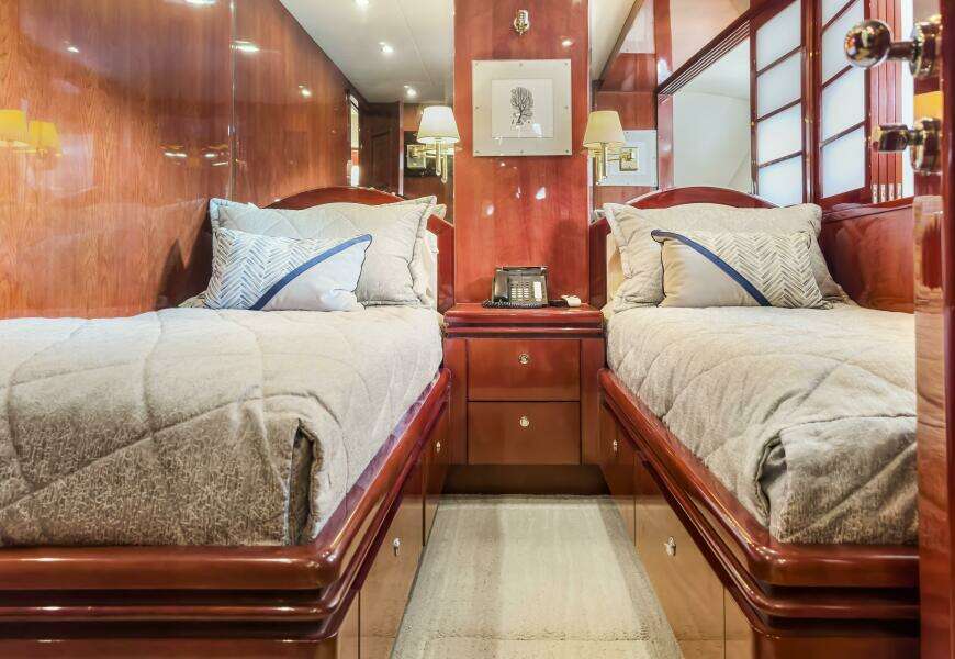 JusMad 80ft Ocean Alexander Yacht For Sale