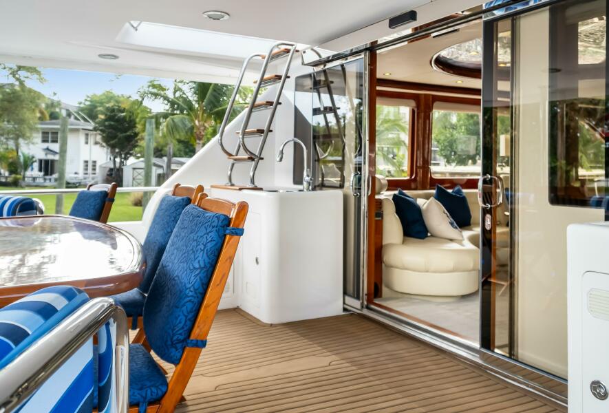 80' 2005 Ocean Alexander 