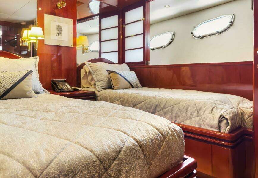 JusMad 80ft Ocean Alexander Yacht For Sale