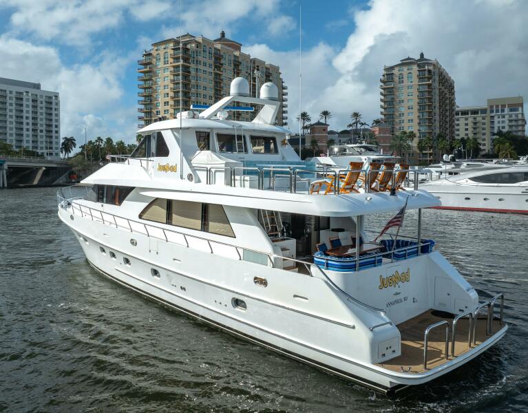 80' 2005 Ocean Alexander 