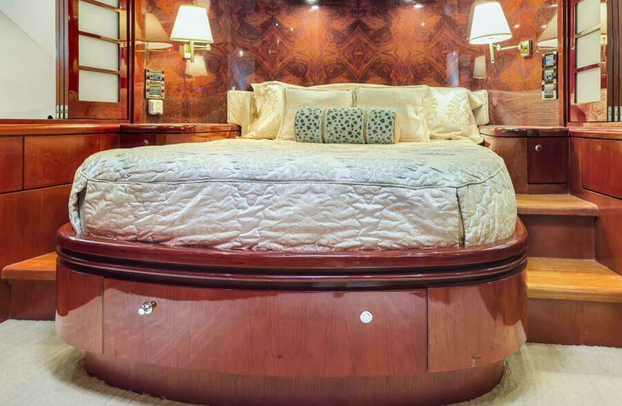 JusMad 80ft Ocean Alexander Yacht For Sale