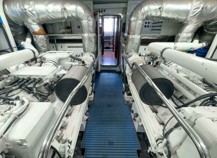 JusMad 80ft Ocean Alexander Yacht For Sale