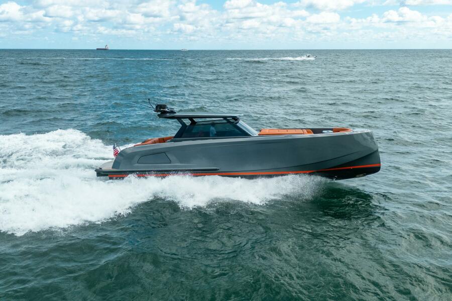 45' 2022 Vanquish Yachts VQ45