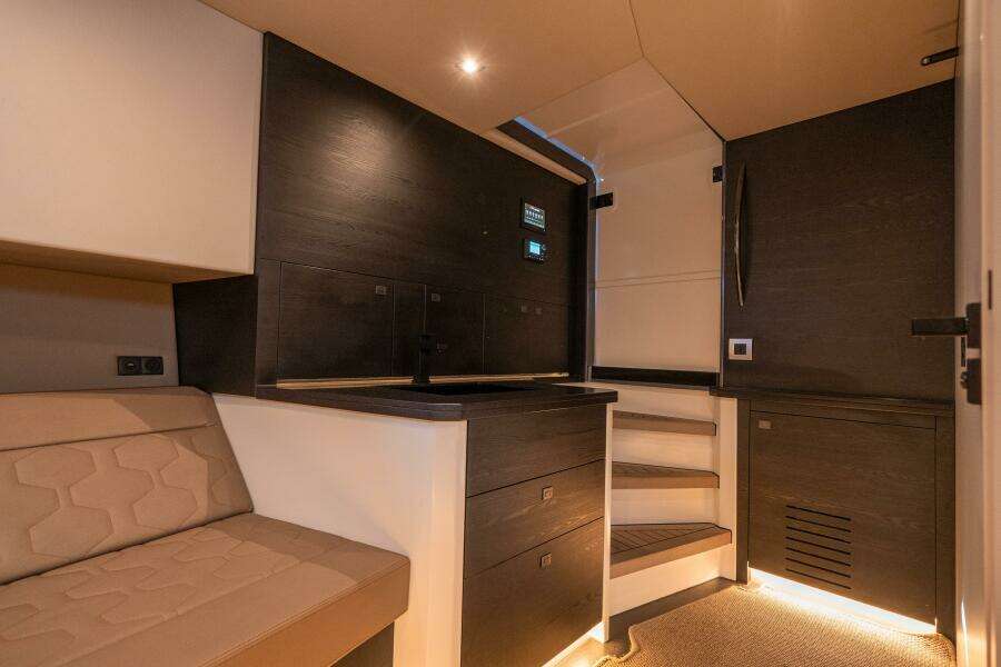 PHARMASEA 45ft Vanquish Yachts Yacht For Sale