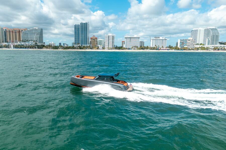 45' 2022 Vanquish Yachts VQ45