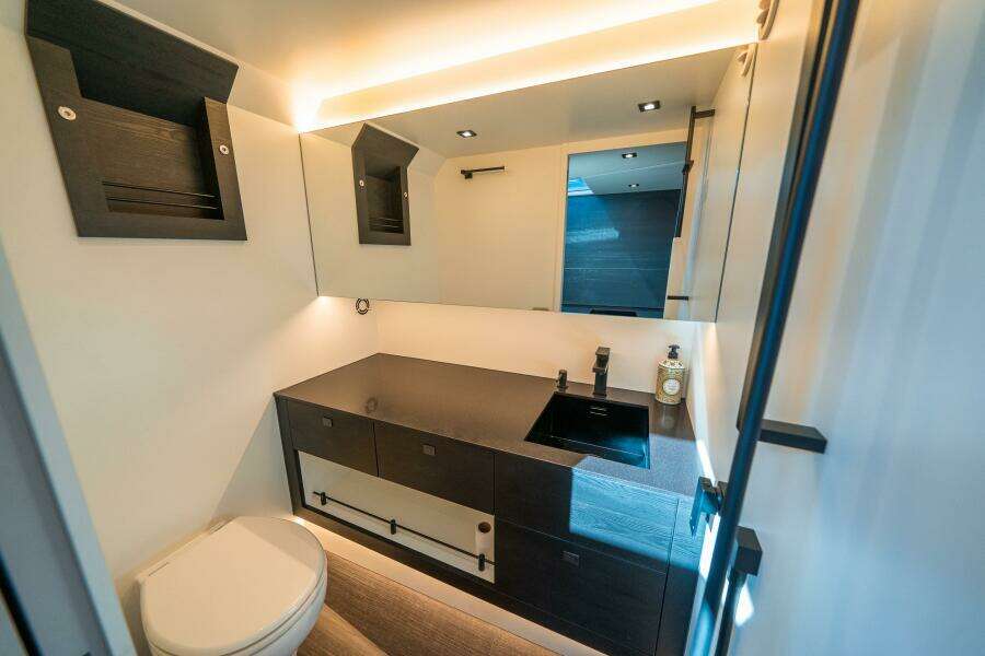 PHARMASEA 45ft Vanquish Yachts Yacht For Sale