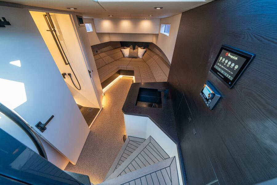 45' 2022 Vanquish Yachts VQ45