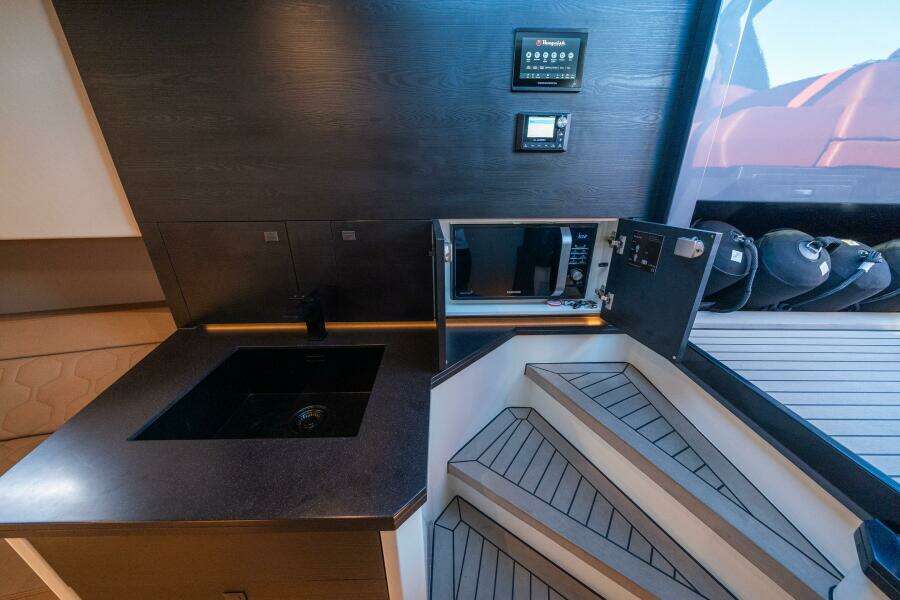 PHARMASEA 45ft Vanquish Yachts Yacht For Sale