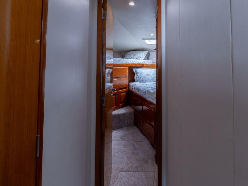 58' 1998 Viking 58 Convertible