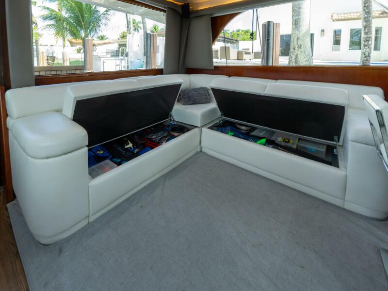 58' 1998 Viking 58 Convertible