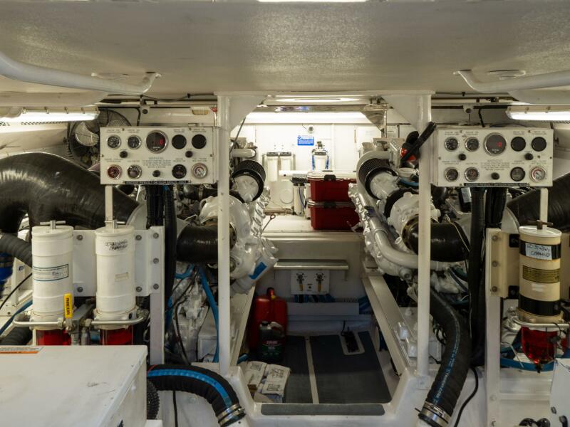 58' 1998 Viking 58 Convertible