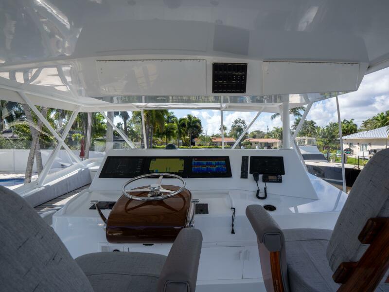 58' 1998 Viking 58 Convertible