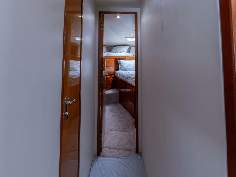 58' 1998 Viking 58 Convertible