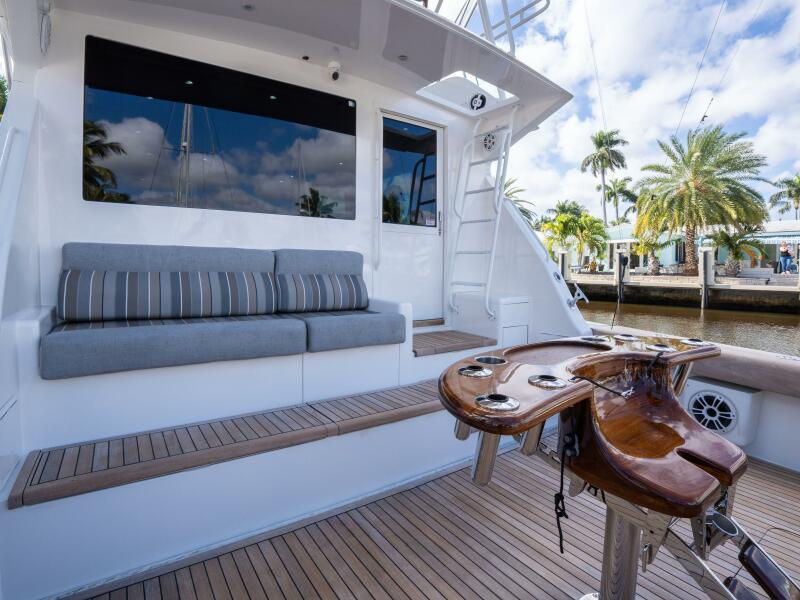 58' 1998 Viking 58 Convertible