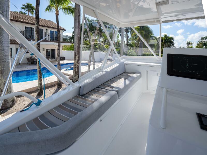 58' 1998 Viking 58 Convertible