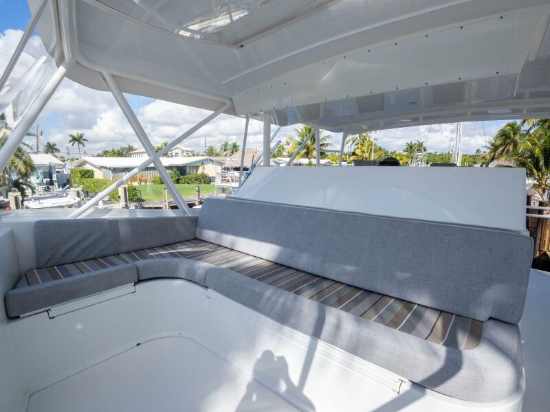 58' 1998 Viking 58 Convertible