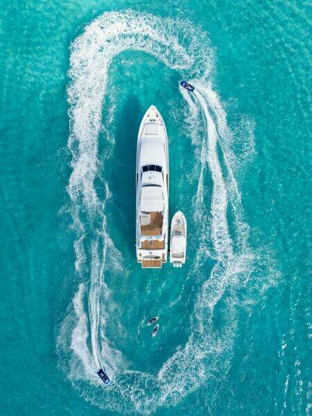 2004 Ferretti Yachts 
