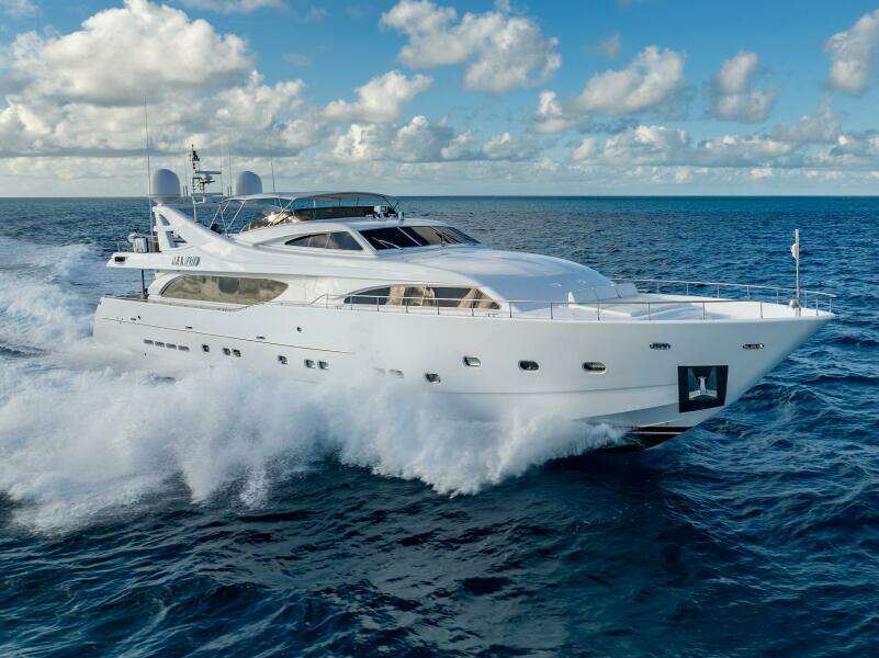 2004 Ferretti Yachts 