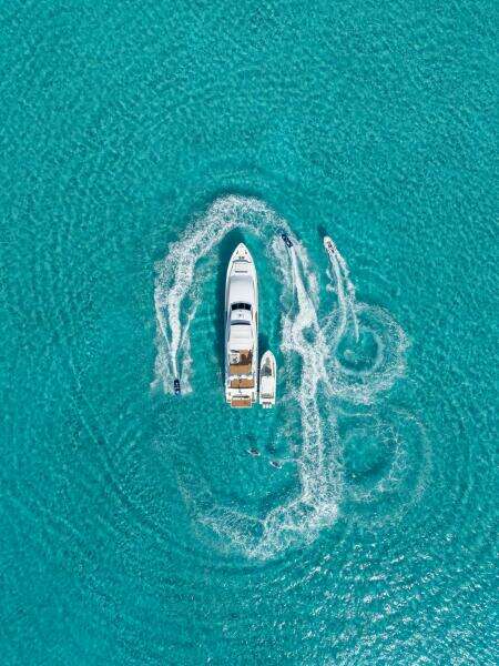 2004 Ferretti Yachts 