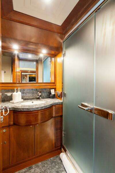 2004 Ferretti Yachts 