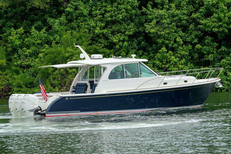 Hinckley 40X Renie Vie- Profile