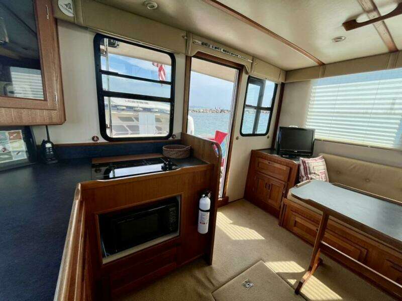 NOMAD 37ft Nordic Tugs Yacht For Sale