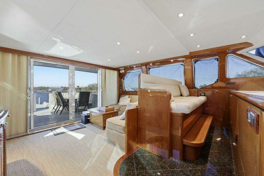 Cheoy Lee 95 FOOTLOOSE - Skybridge Helm