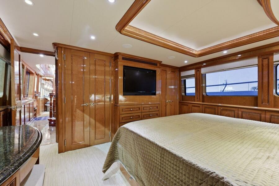 95' 2008 Cheoy Lee 95 Motor Yacht