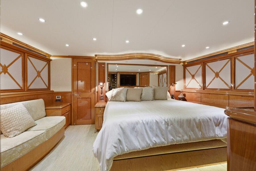 95' 2008 Cheoy Lee 95 Motor Yacht