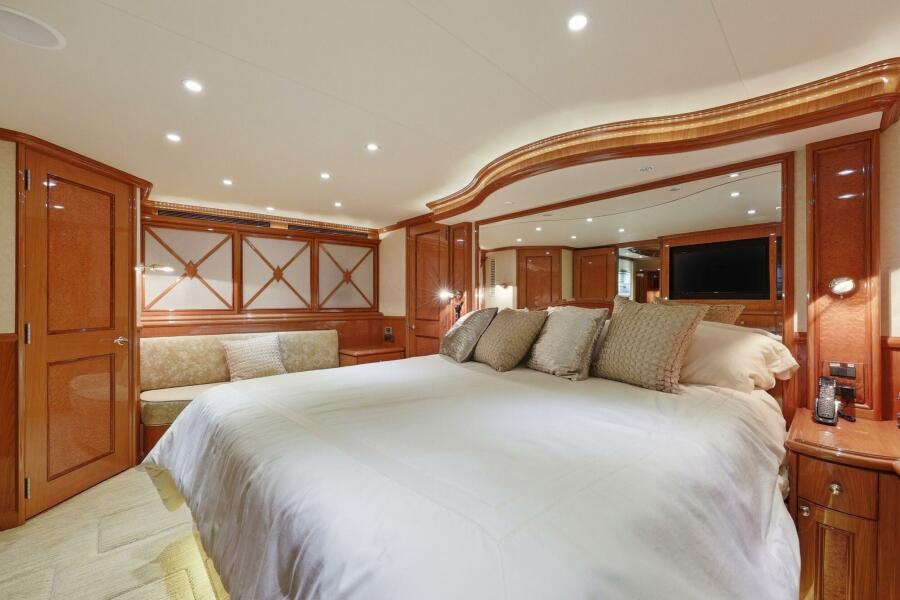 95' 2008 Cheoy Lee 95 Motor Yacht