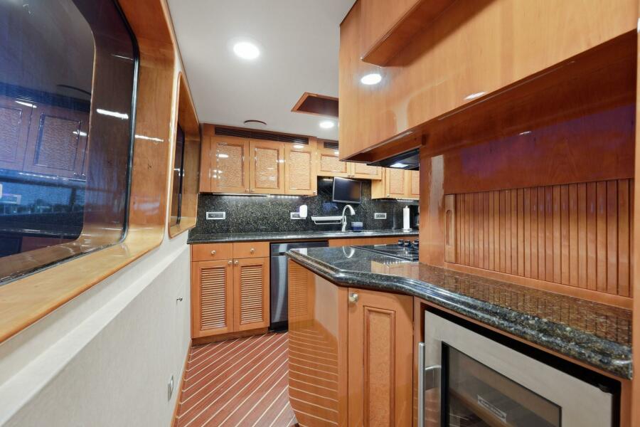 95' 2008 Cheoy Lee 95 Motor Yacht