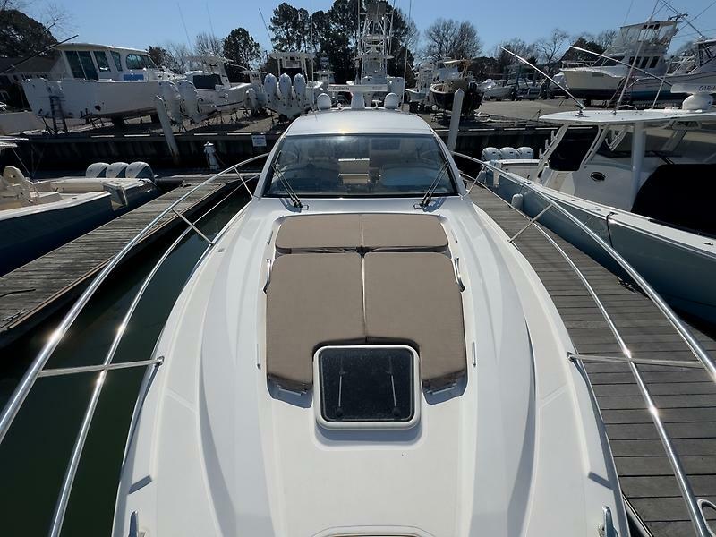 41' 2015 Pursuit SC 365i Sport Coupe