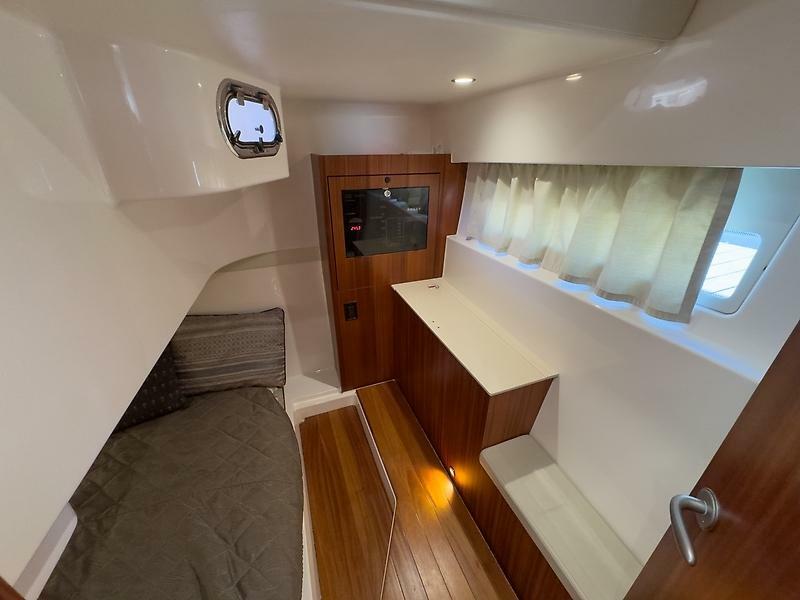 41' 2015 Pursuit SC 365i Sport Coupe