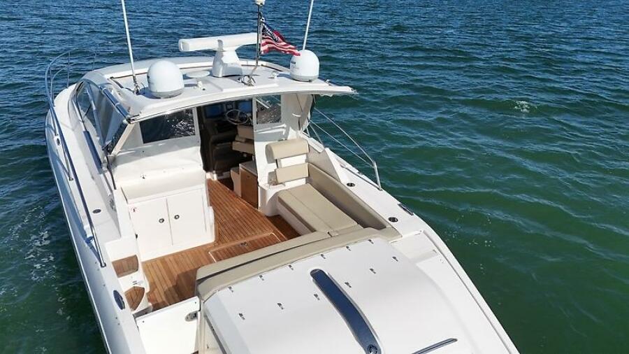 41' 2015 Pursuit SC 365i Sport Coupe